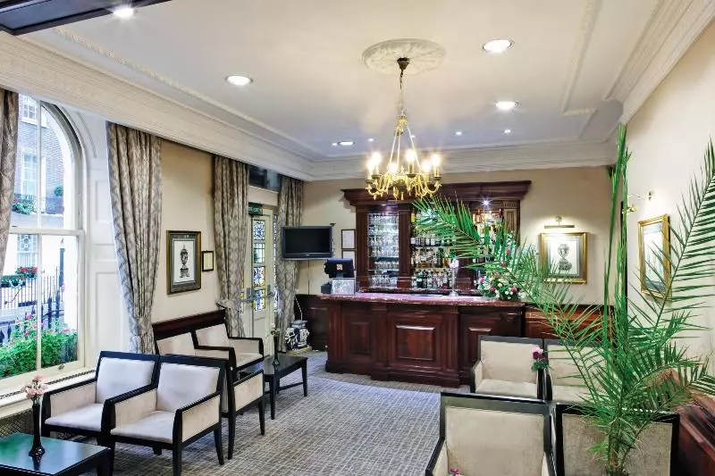 ホテル Grange White Hall