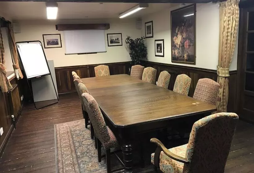 호텔 The Deddington Arms