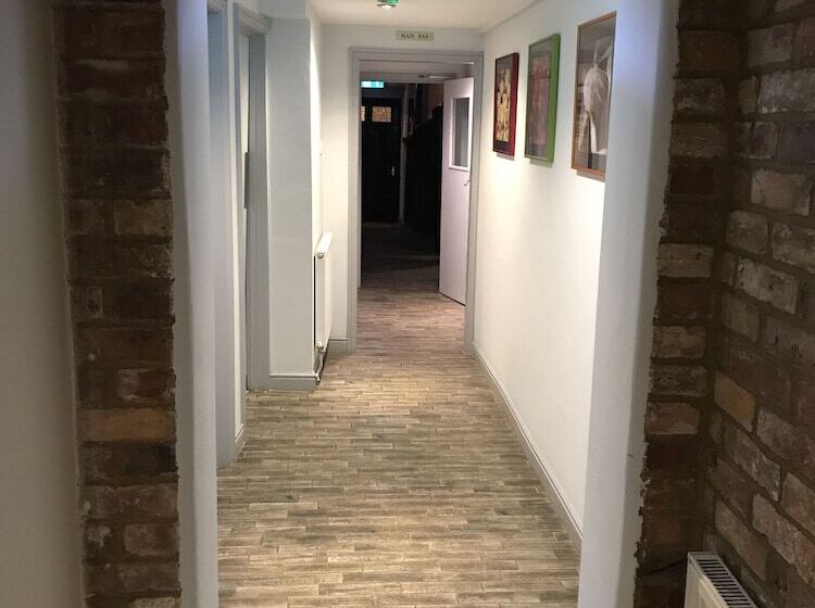 酒店 The Deddington Arms