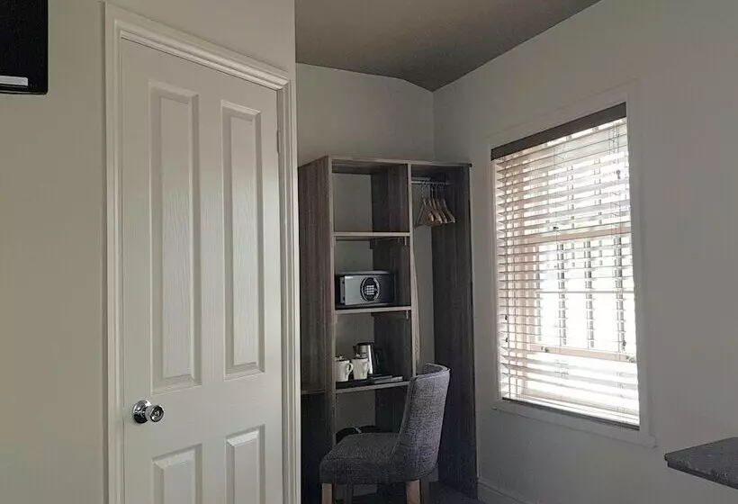 בית מלון כפרי The Falcon