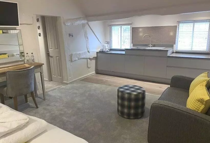 בית מלון כפרי The Falcon