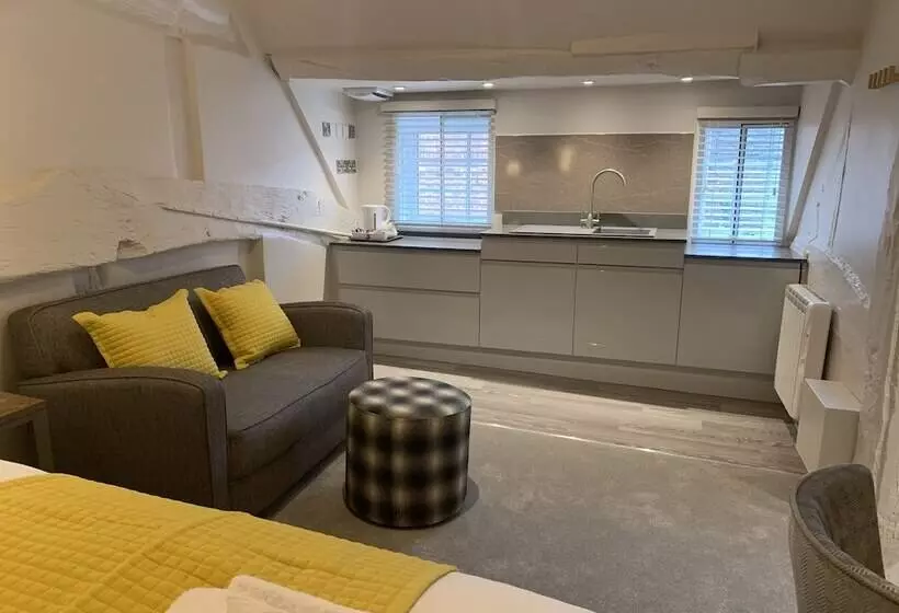 בית מלון כפרי The Falcon