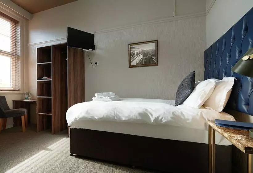 בית מלון כפרי The Falcon