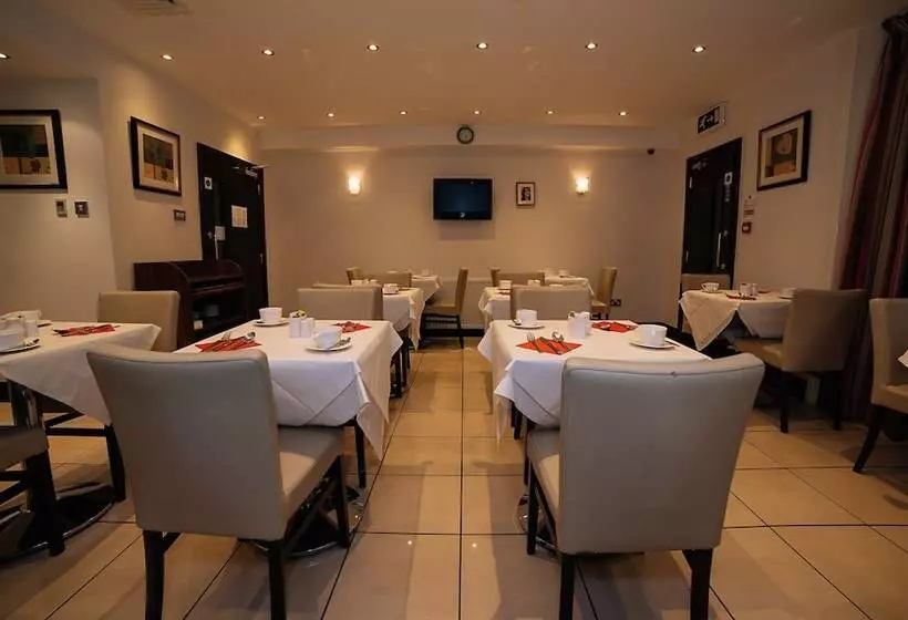 בית מלון כפרי The Premier Notting Hill