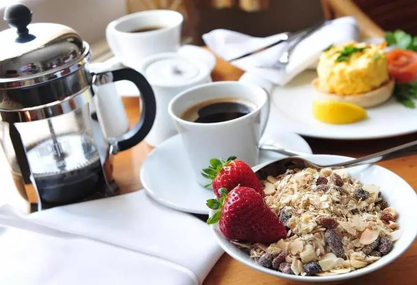 בית מלון כפרי The White Lion