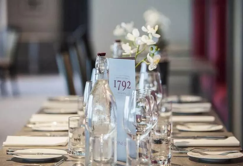 בית מלון כפרי Hawkstone Park