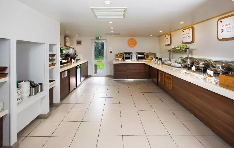 فندق Holiday Inn Express Warwick   Stratford Upon Avon, An Ihg