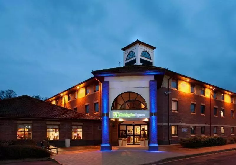 فندق Holiday Inn Express Warwick   Stratford Upon Avon, An Ihg