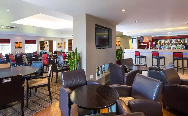 فندق Holiday Inn Express Warwick   Stratford Upon Avon, An Ihg