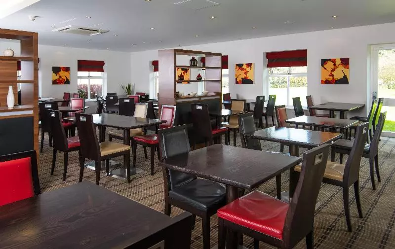 فندق Holiday Inn Express Warwick   Stratford Upon Avon, An Ihg
