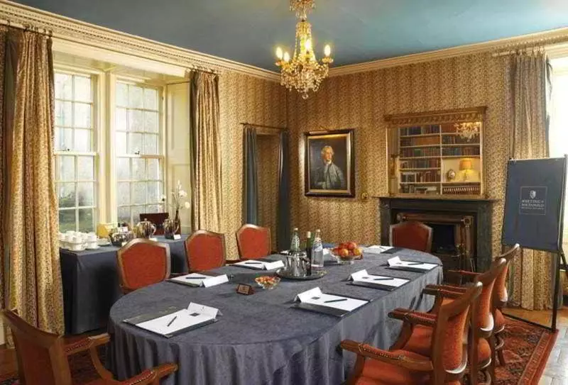 Отель Macdonald Pittodrie House