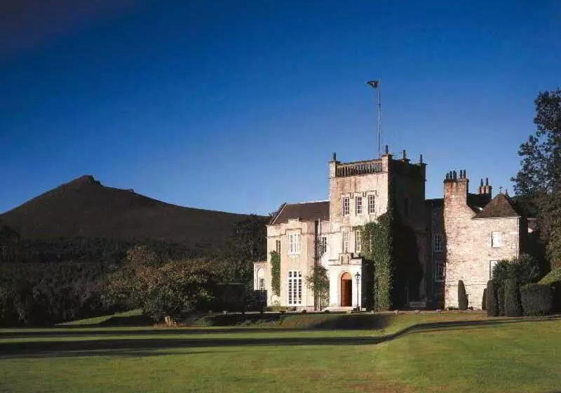 Отель Macdonald Pittodrie House