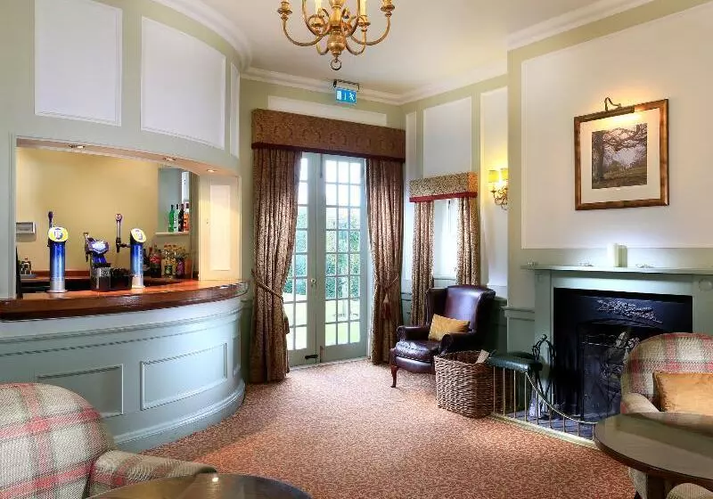 Отель Macdonald Pittodrie House