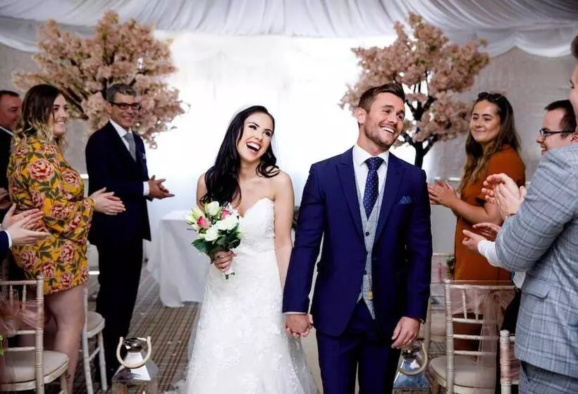 هتل Heritage Park Pontypridd, Trademark Collection By Wyndham