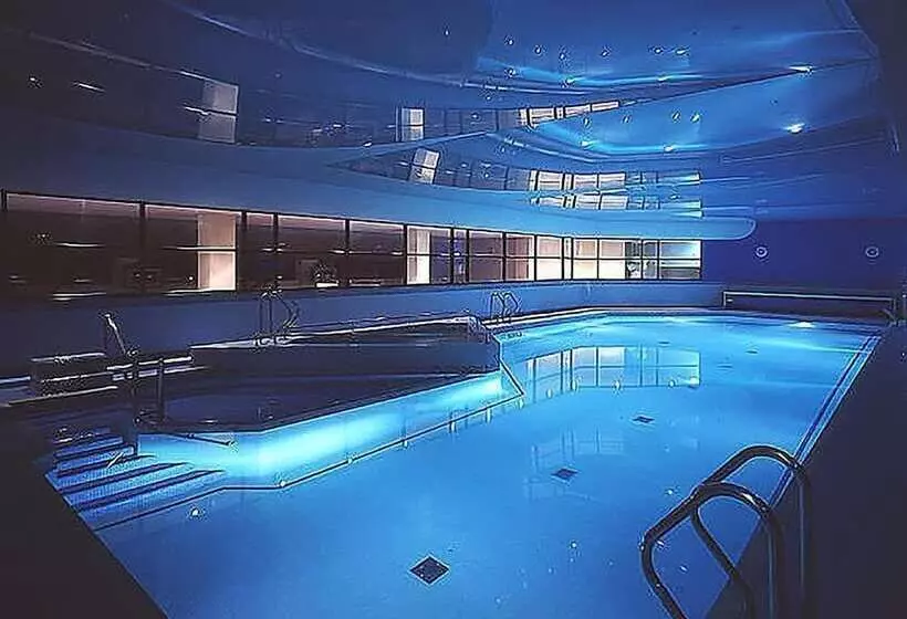 Whoop Hall Hotel And Leisure