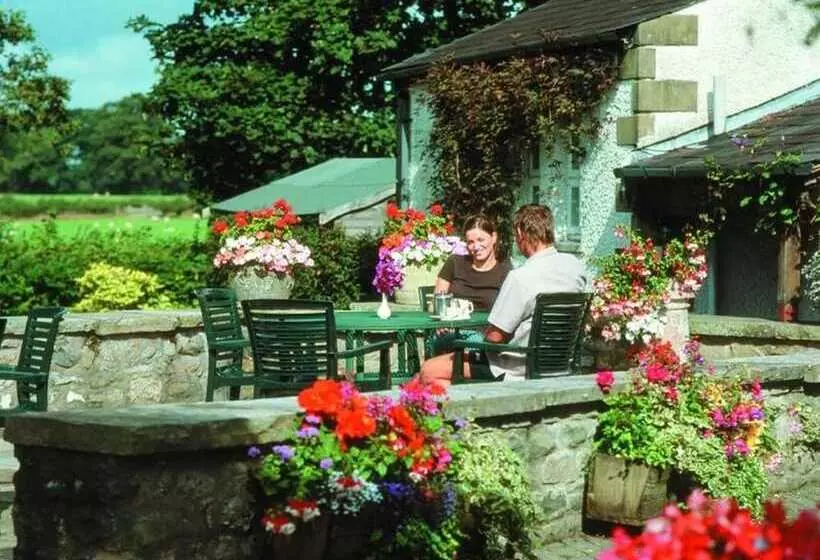 Whoop Hall Hotel And Leisure