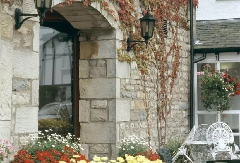 Whoop Hall Hotel And Leisure