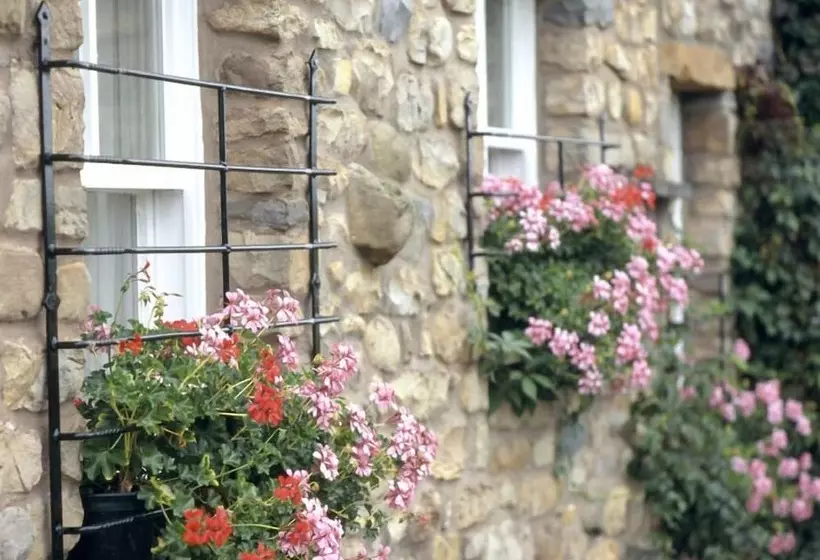 Whoop Hall Hotel And Leisure