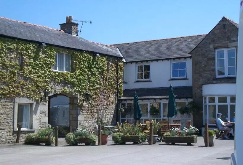 Whoop Hall Hotel And Leisure