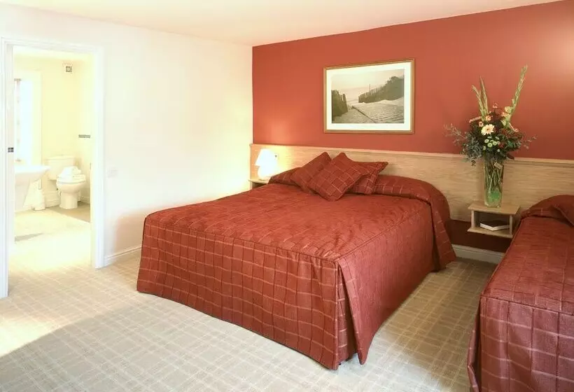 Whoop Hall Hotel And Leisure