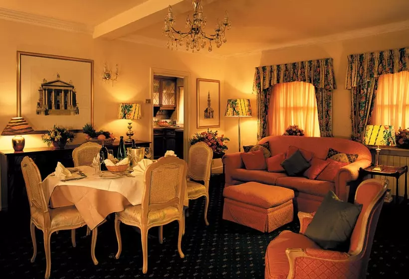 John Howard Hotel