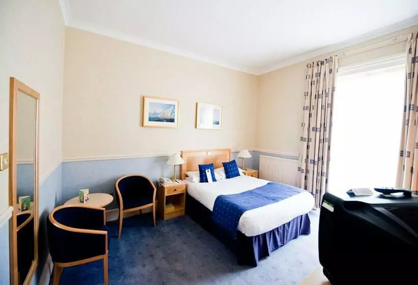 ホテル The Royal Beach