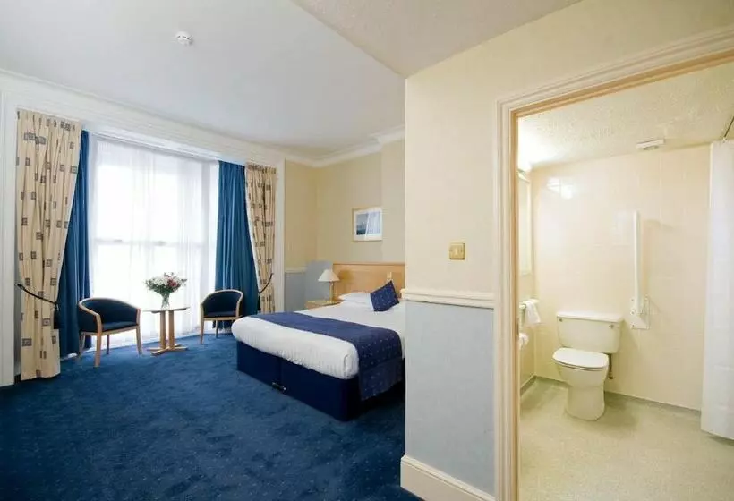 ホテル The Royal Beach