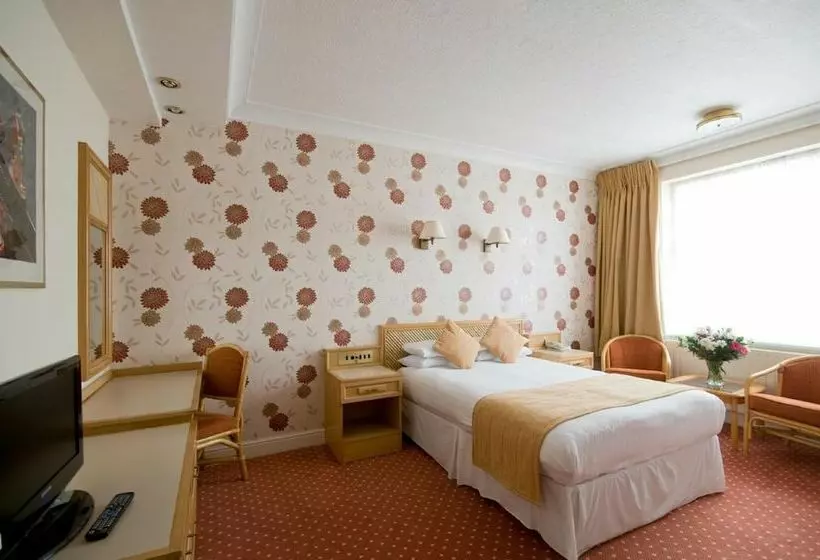 ホテル The Royal Beach