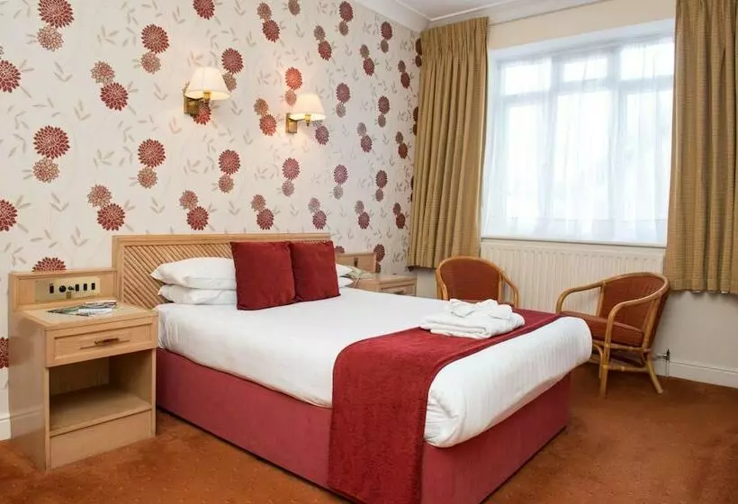 ホテル The Royal Beach