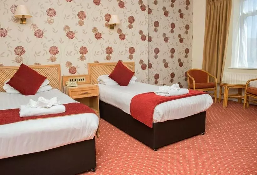 ホテル The Royal Beach