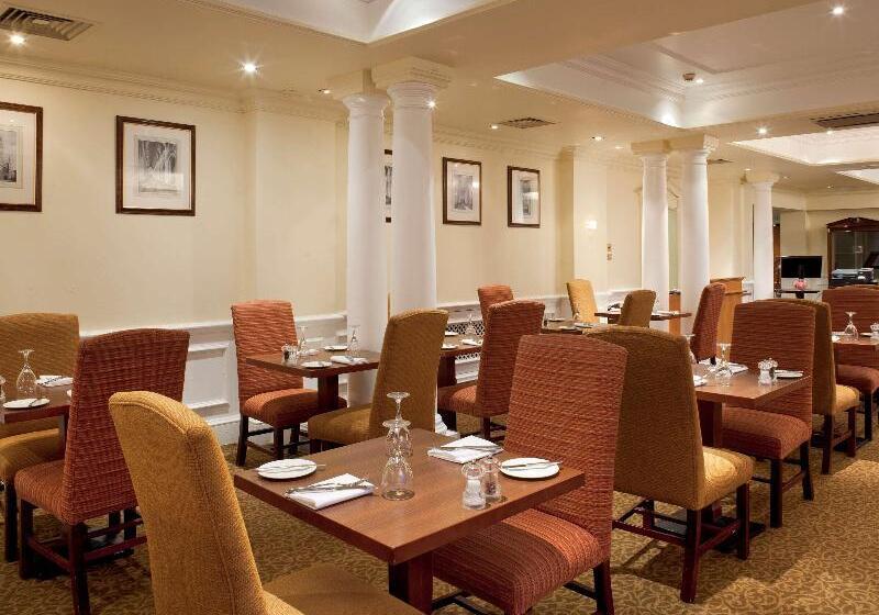 בית מלון כפרי Mercure Winchester Wessex