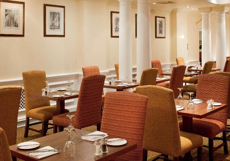 בית מלון כפרי Mercure Winchester Wessex