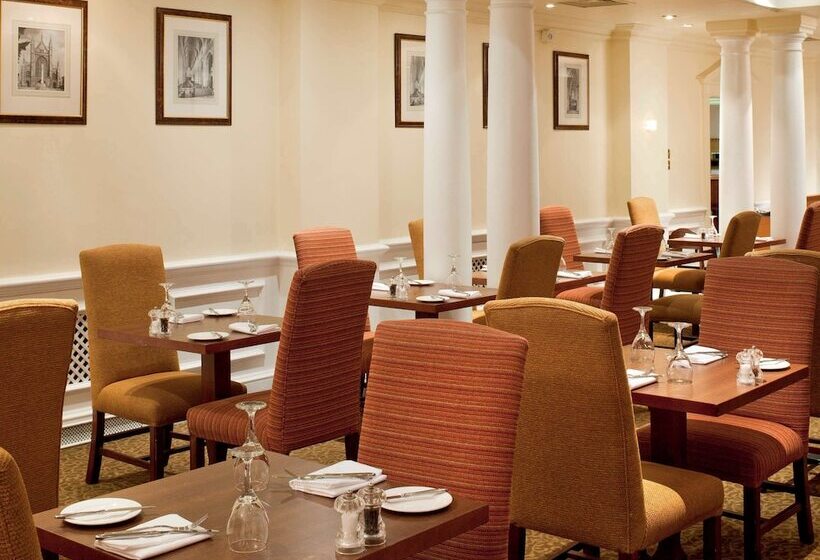 בית מלון כפרי Mercure Winchester Wessex