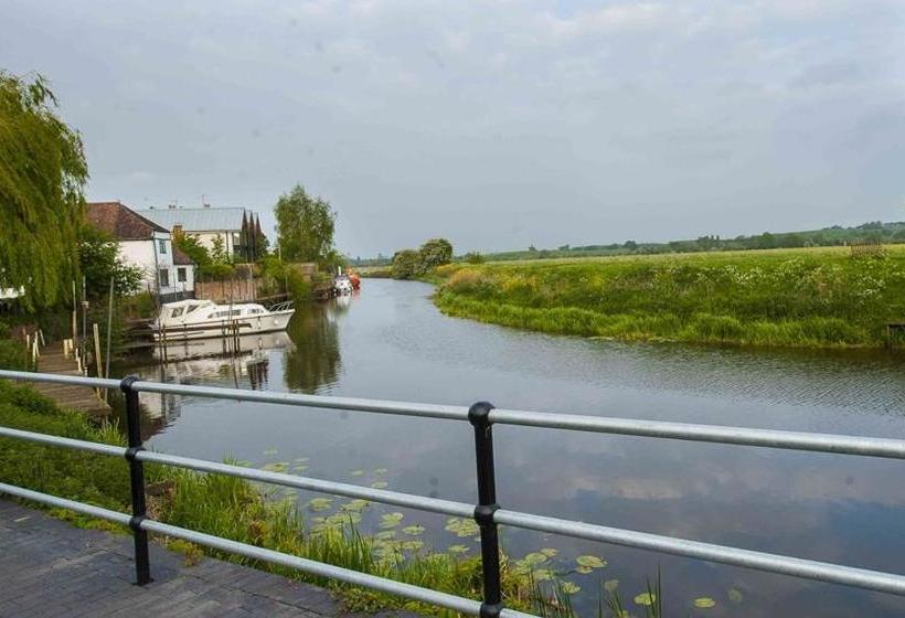 Hotel The Royal Hop Pole Wetherspoon