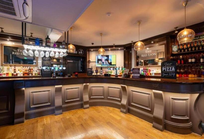 هتل The Red Lion