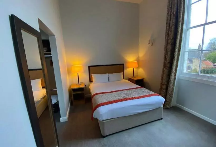 Отель The Riverside House