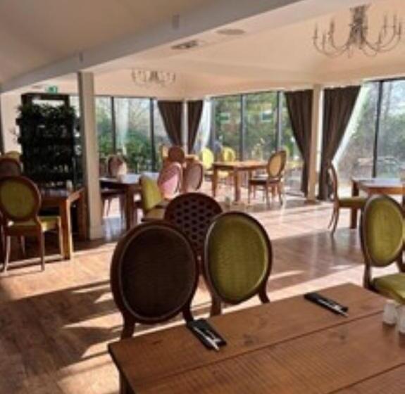 בית מלון כפרי The Riverside House