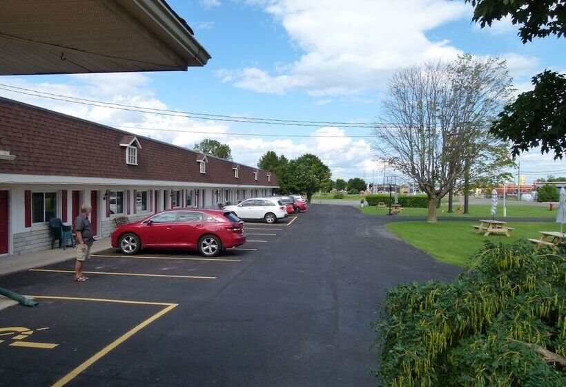 Country Squire Motel