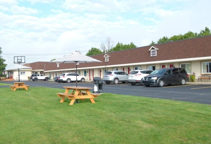 Country Squire Motel