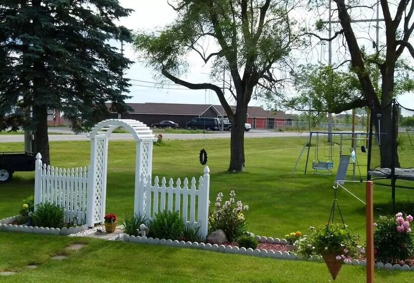 Country Squire Motel