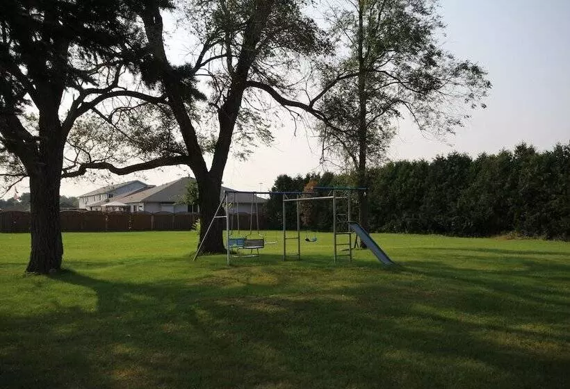 Country Squire Motel