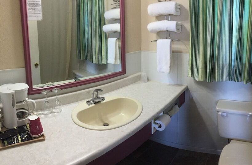 Country Squire Motel