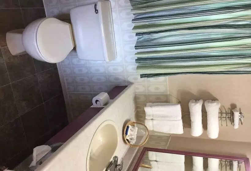 Country Squire Motel