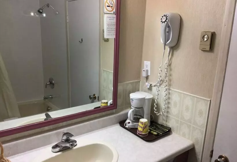 Country Squire Motel