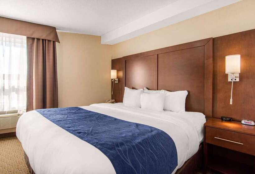 هتل Comfort Inn & Suites