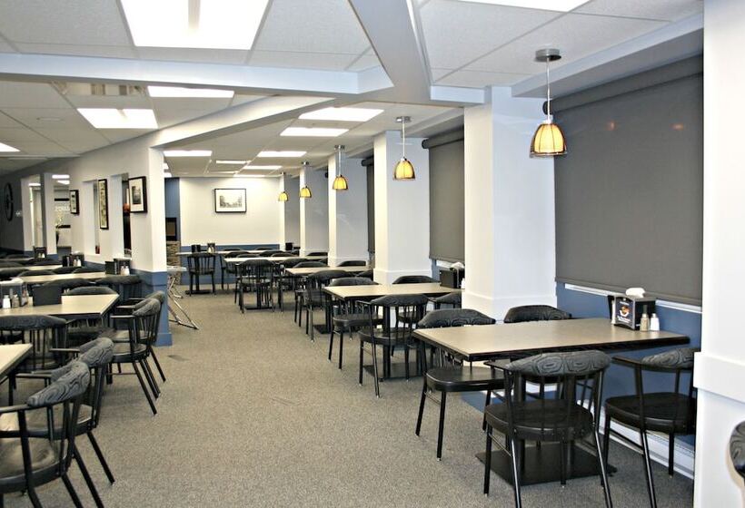 هتل Days Inn By Wyndham Estevan