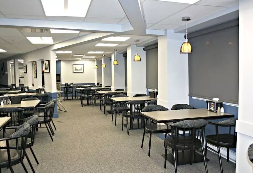 Отель Days Inn By Wyndham Estevan