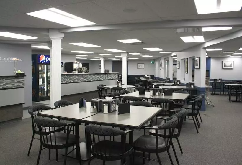 Отель Days Inn By Wyndham Estevan