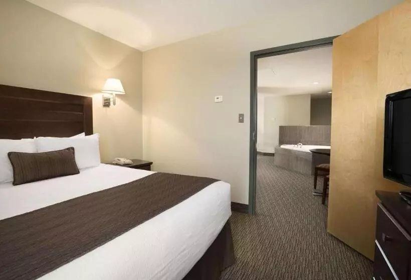 Отель Days Inn By Wyndham Estevan