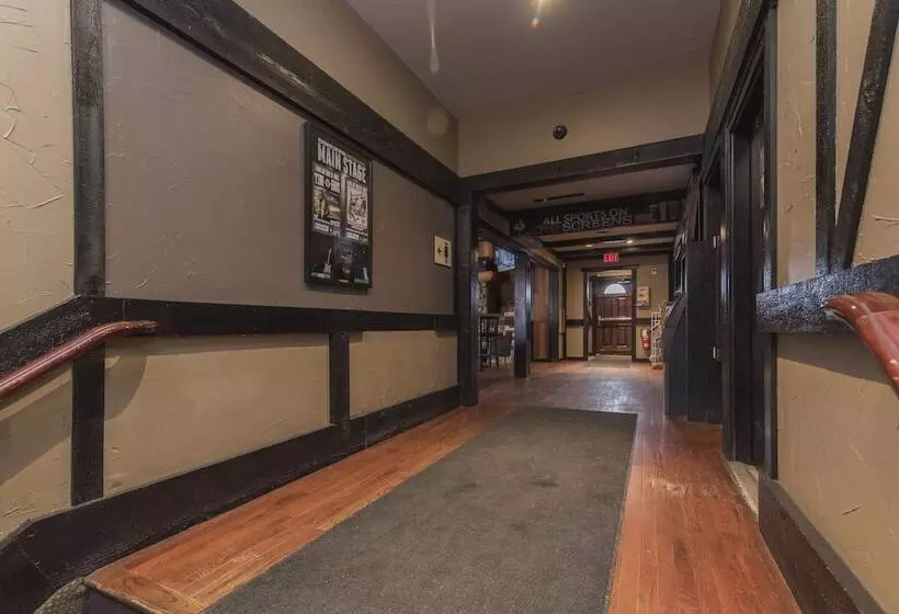 酒店 The Drake Inn